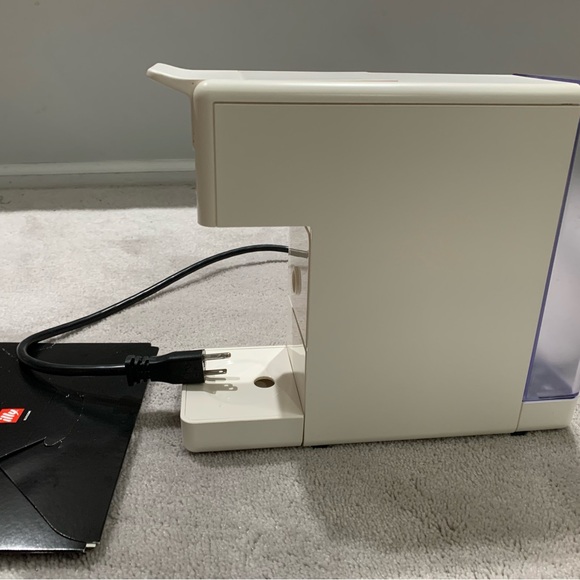 illy Y3.3 IPERESPRESSO MACHINE - WHITE - Picture 8 of 14